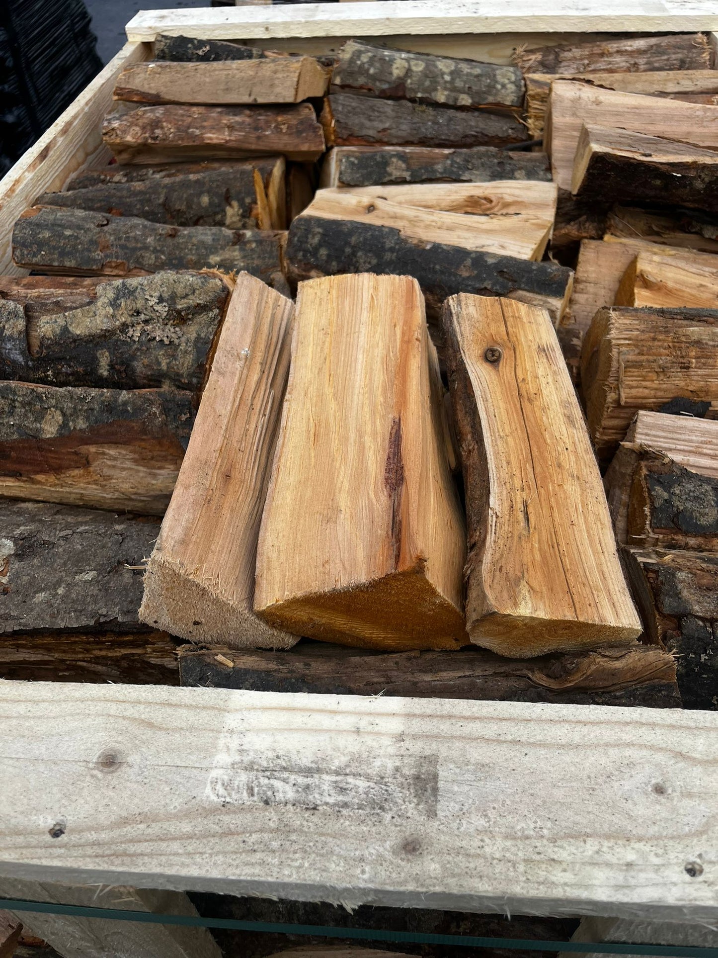 Kiln Dried Alder Log Crates 1m