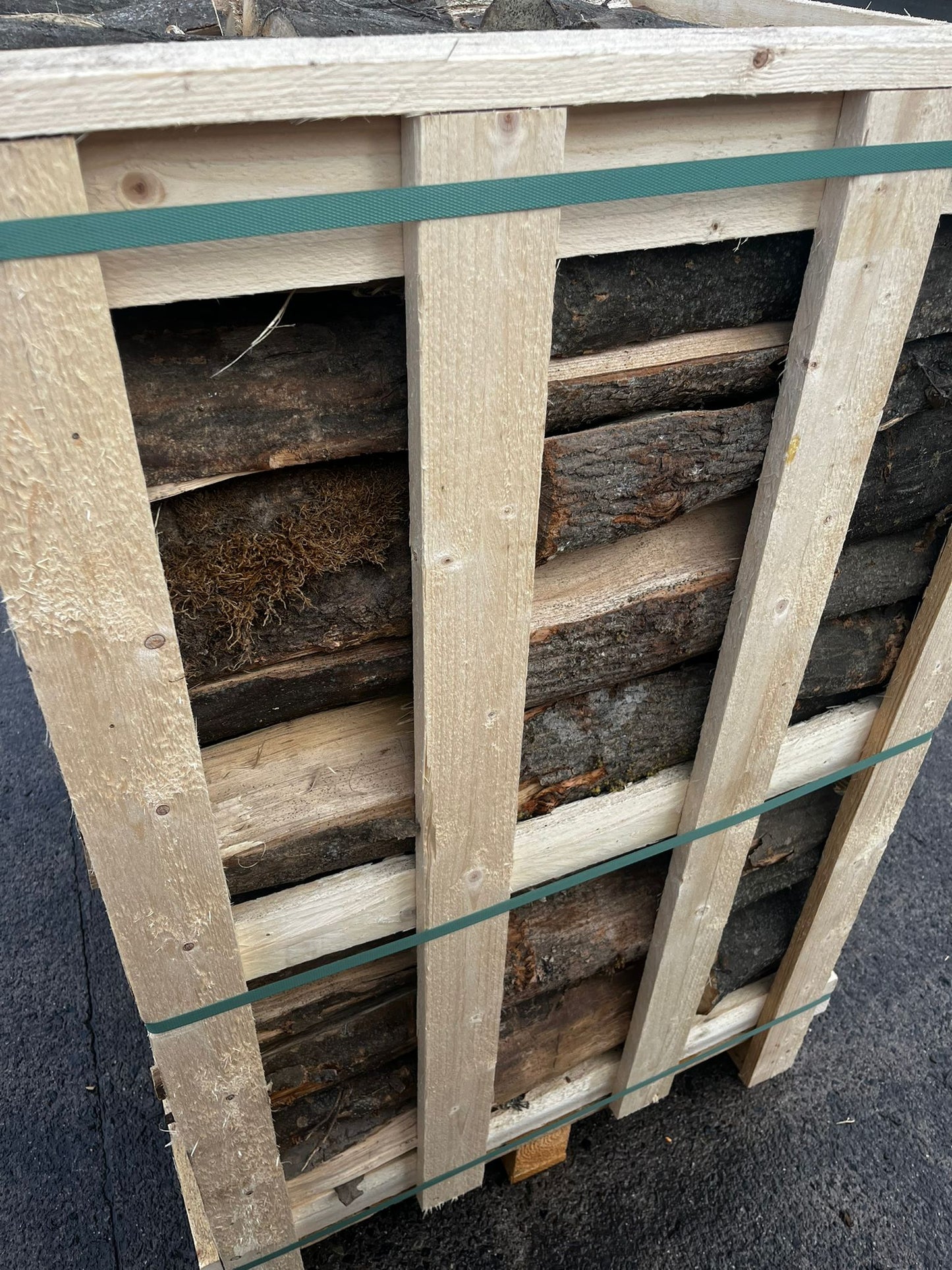 Kiln Dried Hornbeam Log Crates 1m